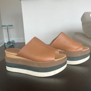 Used Paloma barcelo flat form sandals genuine leather